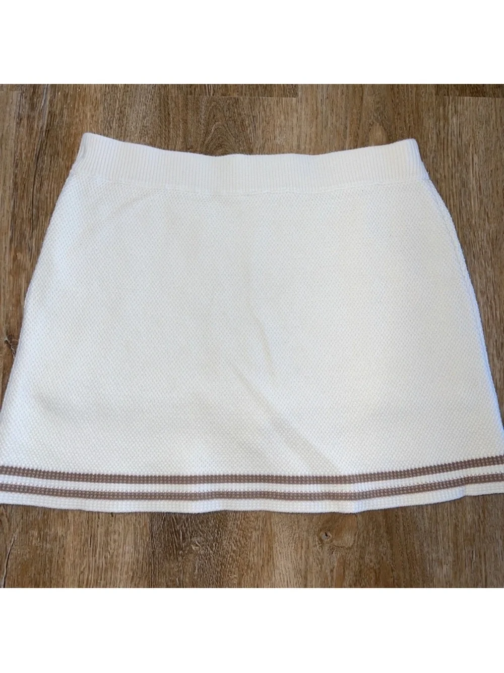 Alo Yoga, Tennis Club Sweater Knit Skort, Ivory/Gravel, Medium